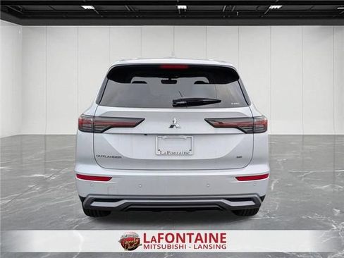 New 2026 Mitsubishi Outlander SE AWD/4WD image 4