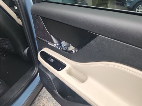 New 2026 Lincoln Corsair Premiere FWD image 20