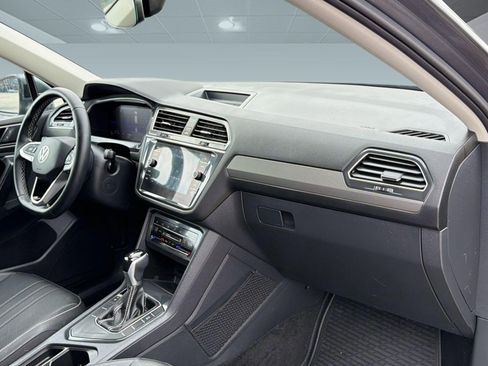 Used 2023 Volkswagen Tiguan SE FWD image 28