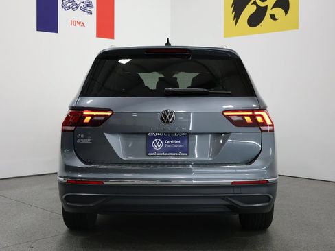 Used 2023 Volkswagen Tiguan SE FWD image 11