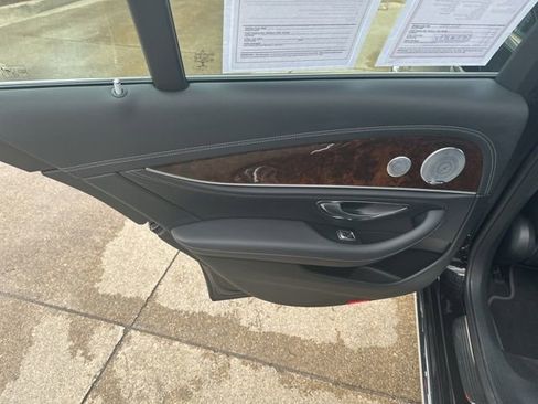 Used 2019 Mercedes-Benz E 300 4MATIC image 16