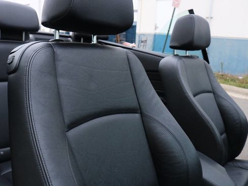 Used 2013 BMW 135i Convertible image 24