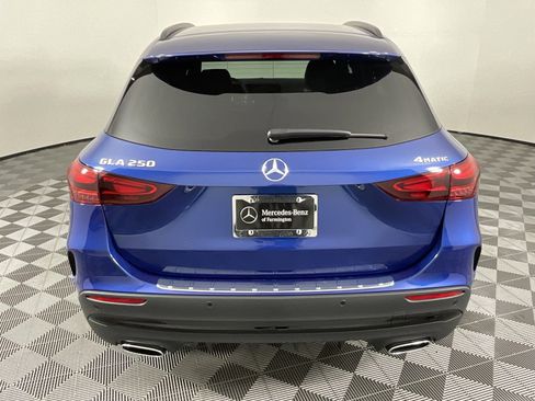Used 2025 Mercedes-Benz GLA 250 4MATIC image 12