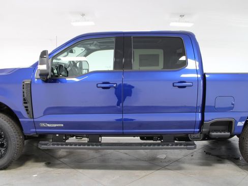New 2026 Ford F250 Lariat w/ Black Appearance Package image 5