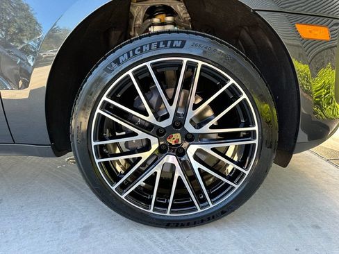 Certified 2026 Porsche Macan AWD/4WD image 39