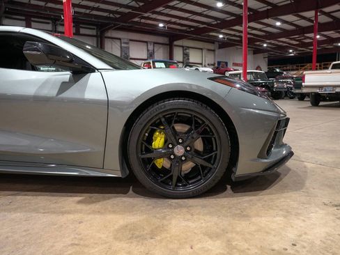 Used 2022 Chevrolet Corvette Stingray Coupe w/ 1LT RWD image 11