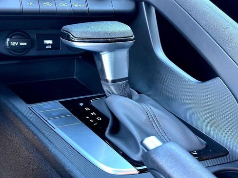 Used 2024 Hyundai Elantra SE image 18