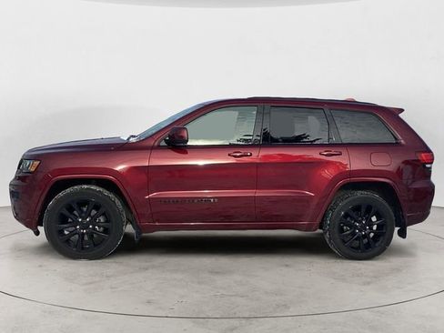 Used 2018 Jeep Grand Cherokee Altitude image 2