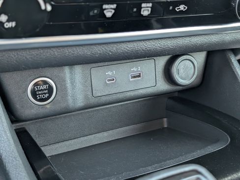 Used 2023 Nissan Rogue S image 23