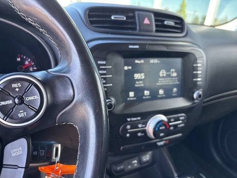 Used 2018 Kia Soul + FWD image 21