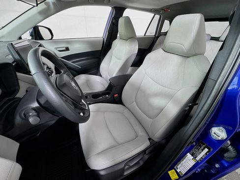 Used 2024 Toyota Corolla Cross LE w/ Moonroof Package AWD/4WD image 13