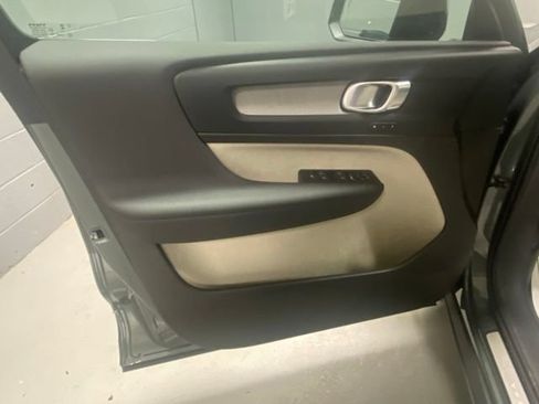 Used 2026 Volvo XC40 B5 Plus AWD/4WD image 7