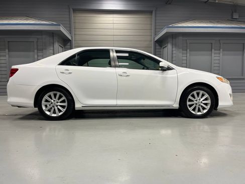 Used 2012 Toyota Camry XLE FWD image 8