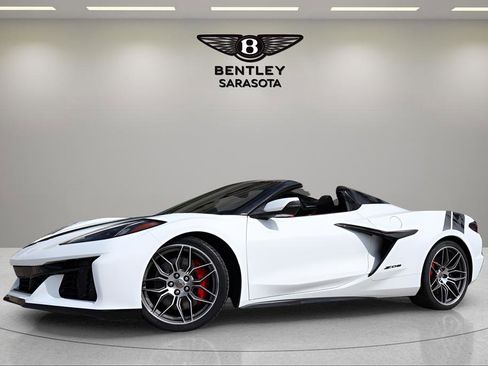 Used 2023 Chevrolet Corvette Z06 RWD image 2