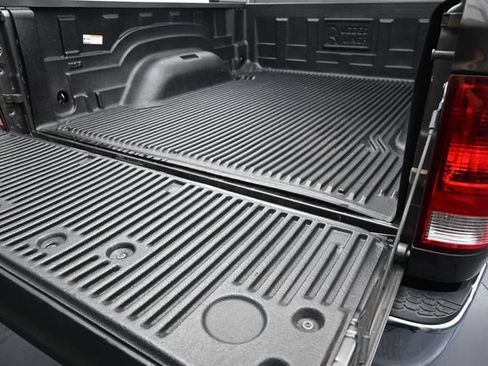 Used 2019 RAM 1500 Classic SLT RWD image 22