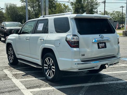 Used 2017 Toyota 4Runner Limited AWD/4WD image 7