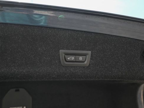 Used 2025 BMW 330i xDrive Sedan AWD/4WD image 17