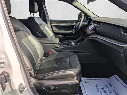 Used 2025 Jeep Grand Cherokee L Limited image 22