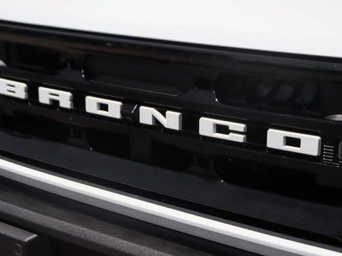 Used 2024 Ford Bronco Outer Banks AWD/4WD image 47