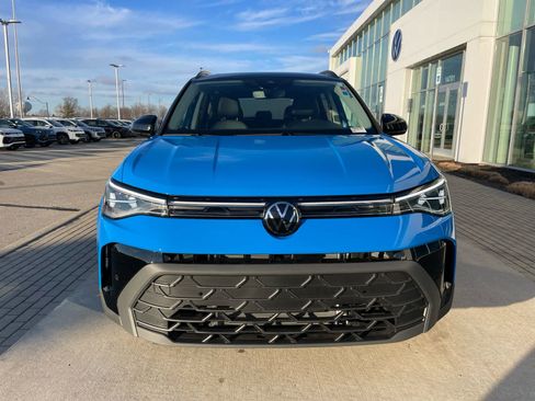 New 2026 Volkswagen Taos SE FWD image 9