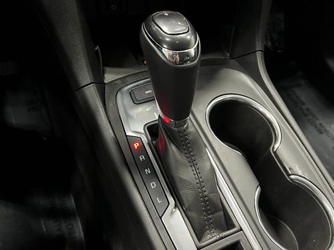 Used 2018 Chevrolet Equinox Premier image 29