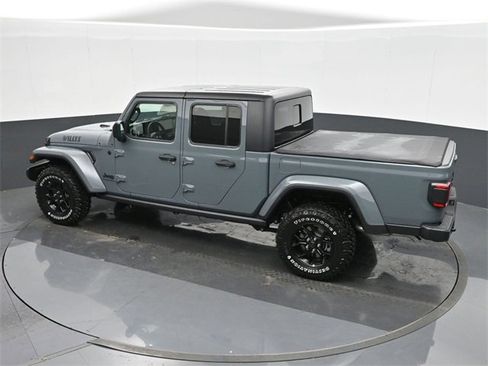 Used 2024 Jeep Gladiator Sport image 24