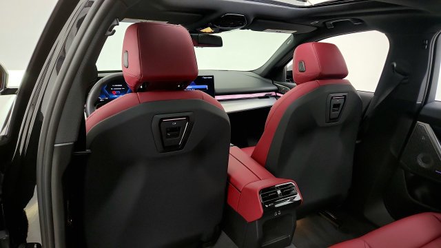 Used 2027 BMW i5 eDrive40 w/ M Sport Package RWD image 48