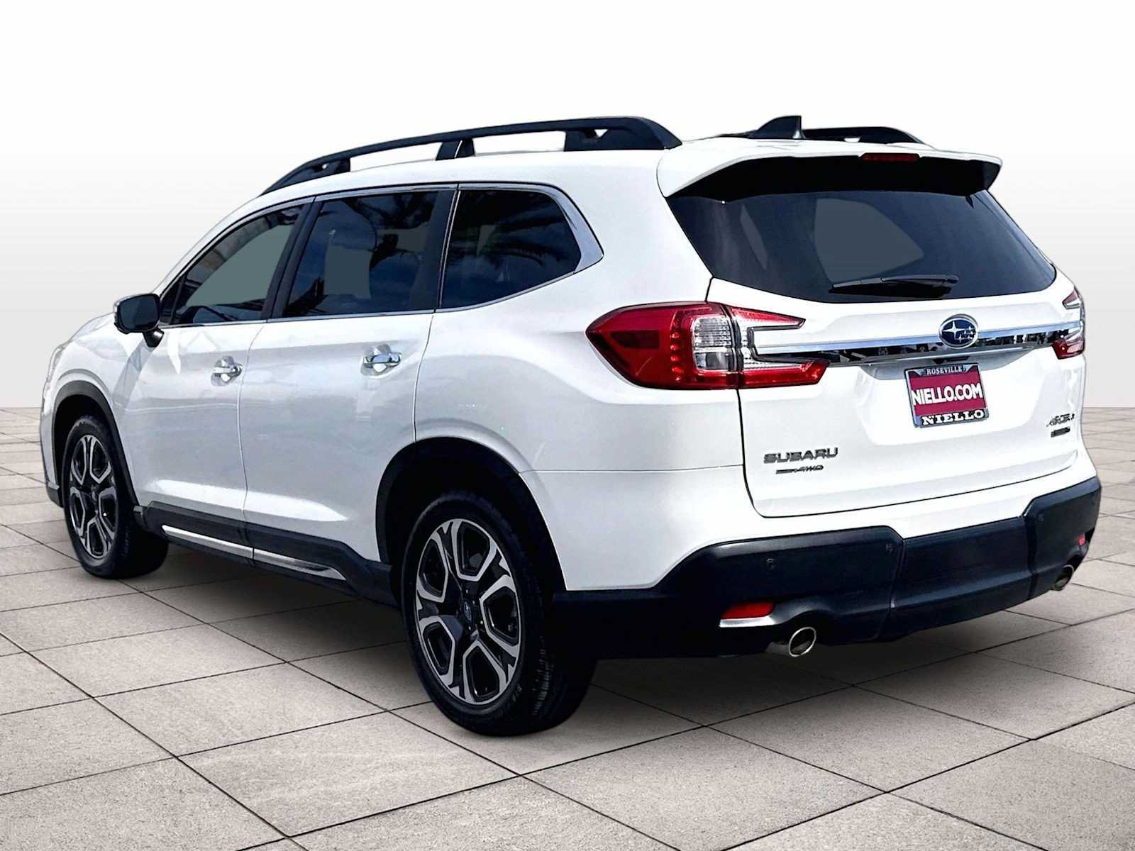 Used 2023 Subaru Ascent Touring AWD/4WD image 14