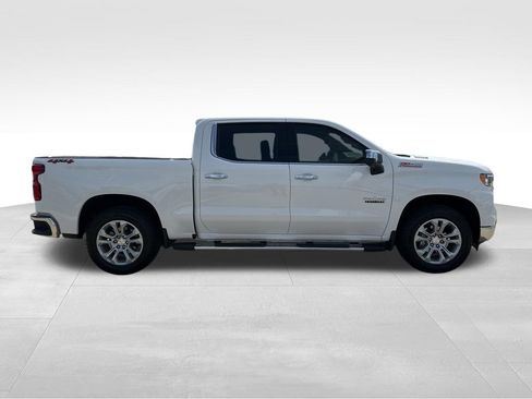 Used 2025 Chevrolet Silverado 1500 LTZ AWD/4WD image 7