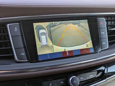 Used 2018 Buick Enclave Avenir w/ Avenir Technology Package image 20