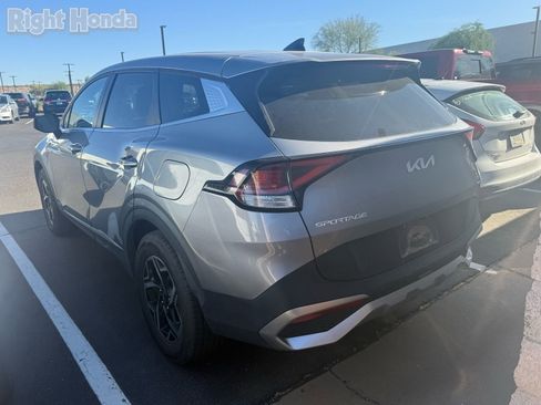 Used 2024 Kia Sportage LX image 2