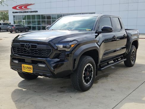 Used 2024 Toyota Tacoma TRD Off-Road w/ TRD Off Road Upgrade Package AWD/4WD image 7