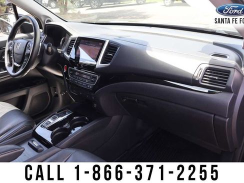 Used 2017 Honda Pilot Touring image 27