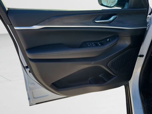 New 2026 Jeep Grand Cherokee Altitude RWD image 42