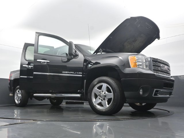 Used 2014 GMC Sierra 2500 Denali w/ Snow Plow Prep Package AWD/4WD image 58