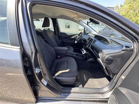 Used 2018 Toyota Prius Two w/ Prius Two Safety Plus Package FWD image 29