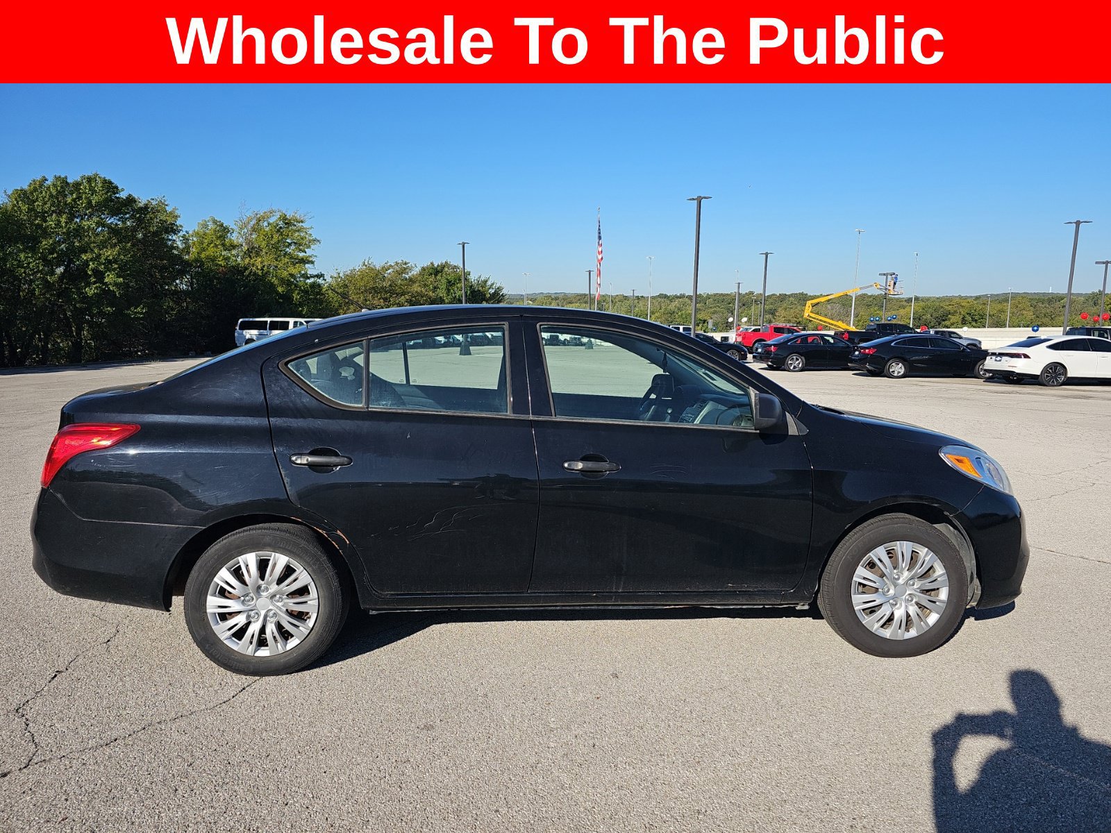 Used 2014 Nissan Versa S FWD image 2
