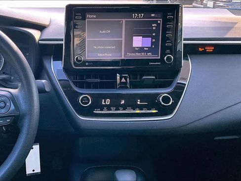 Used 2021 Toyota Corolla LE image 7