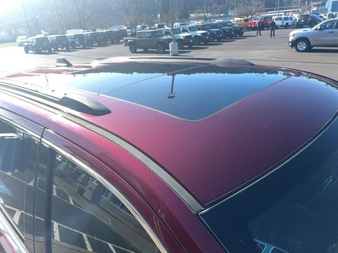 Used 2018 Jeep Grand Cherokee Limited w/ Luxury Group II image 11