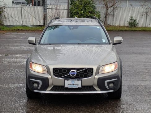 Used 2016 Volvo XC70 T5 Premier w/ Proximity Package image 8