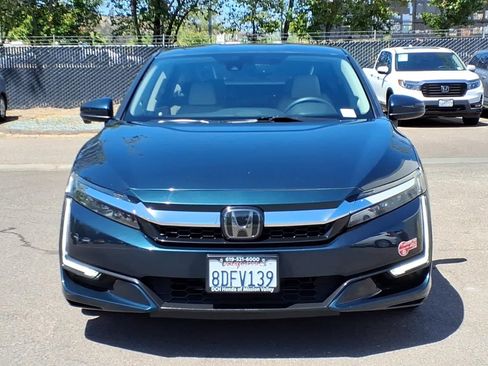 Used 2018 Honda Clarity Plug-In Hybrid image 2