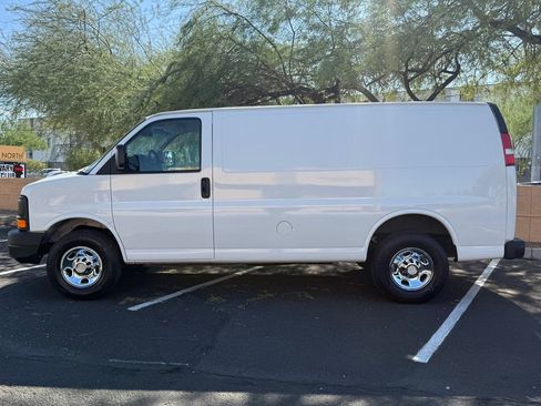 Used 2008 Chevrolet Express 3500 RWD image 2