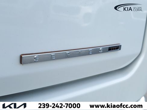 Used 2022 Jeep Grand Wagoneer Series III w/ HD Trailer Tow Package AWD/4WD image 7