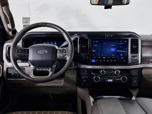 Used 2025 Ford F350 Platinum w/ Platinum Plus Package AWD/4WD image 13