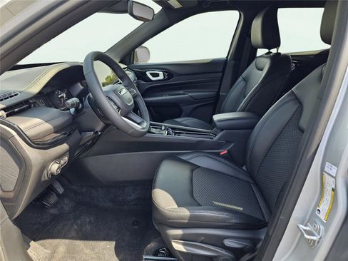 New 2026 Jeep Compass Latitude AWD/4WD image 16