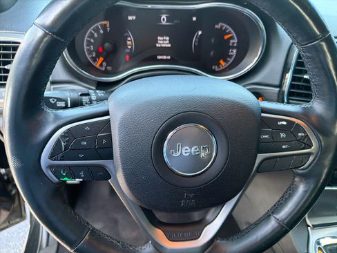 Used 2019 Jeep Grand Cherokee Altitude RWD image 18