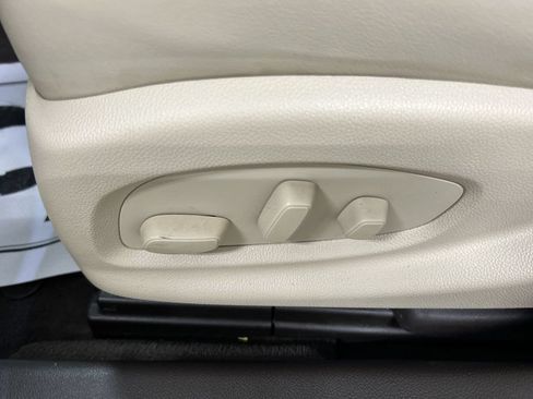 Used 2014 Buick LaCrosse Premium w/ Driver Confidence Package FWD image 10