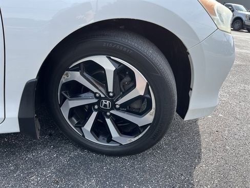 Used 2017 Honda Accord EX image 5