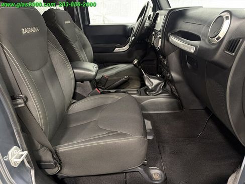 Used 2016 Jeep Wrangler Unlimited Sahara w/ Connectivity Group AWD/4WD image 21