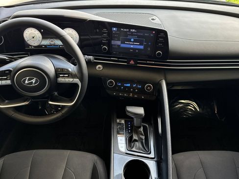 Used 2021 Hyundai Elantra SEL w/ Convenience Package FWD image 13